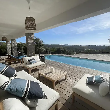 Villa 250m 8 Adultes 4 Enf Vue *